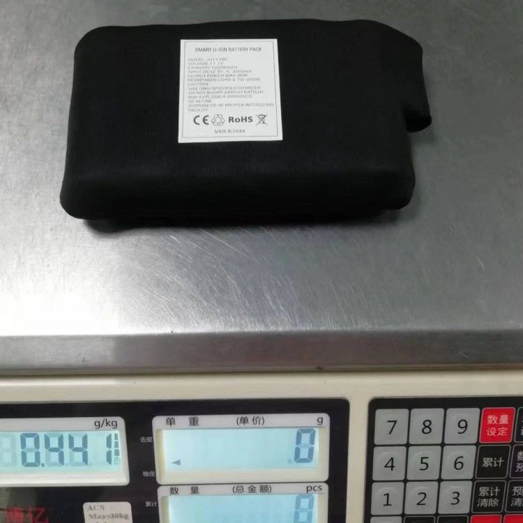 겨울에 가열 된 옷 배터리 7.4V 12V 10000mAh DC 충전 헤드 검은 색